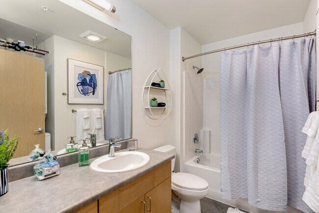 Building Photo - 1724 S Stevens St