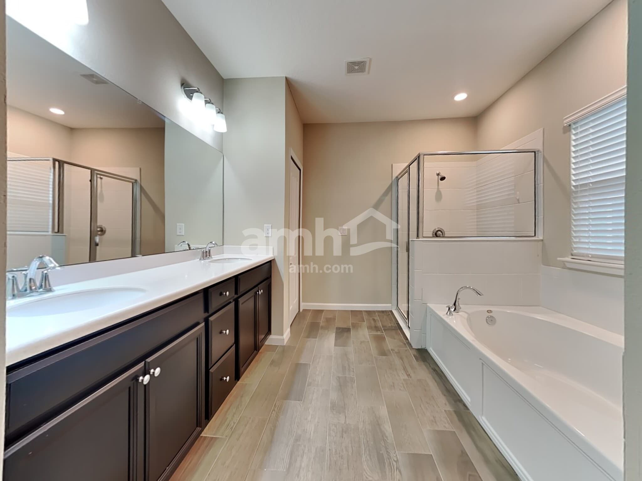 Building Photo - 120 Trumpco Dr