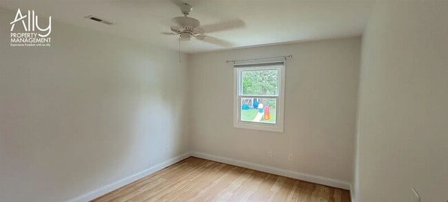 Building Photo - 290 Windfield Cir