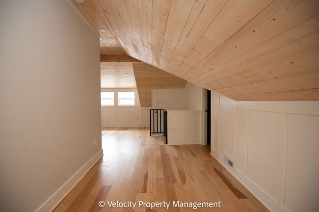 Building Photo - Beautiful Home Across the Street from Drake Park!