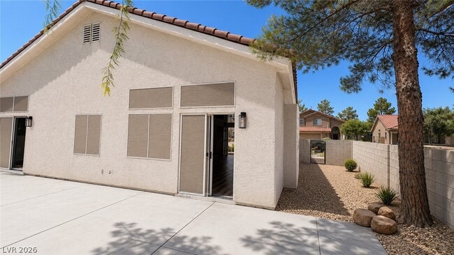 Building Photo - 1916 Coyote Pass Way