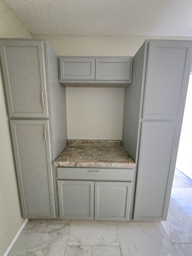 Building Photo - 5210 Bessmer Dr