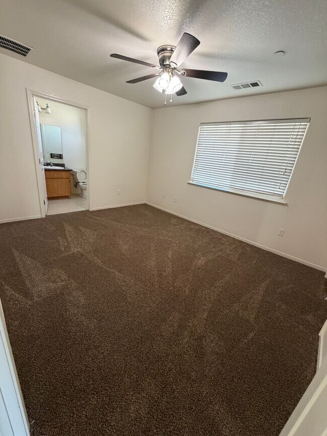 Building Photo - 1501 Arnold Ct