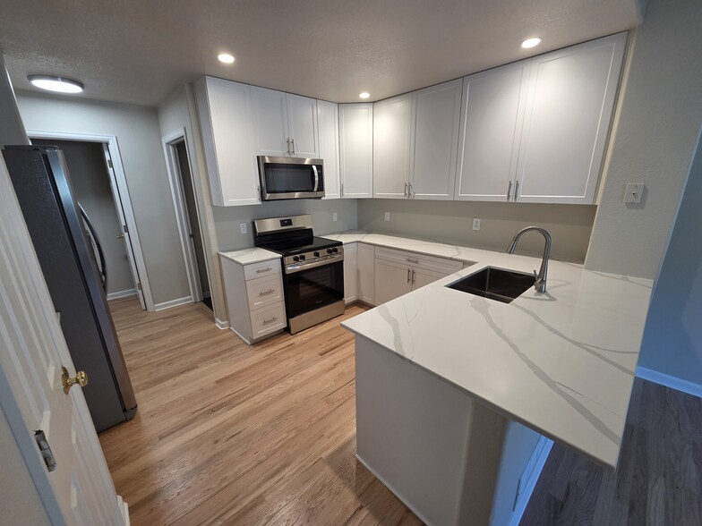 Kitchen - 3918 Leah Hts