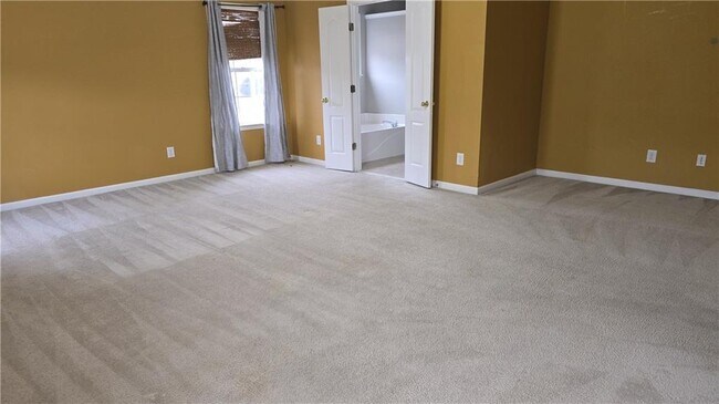 Building Photo - 2015 Beckenham Walk Ln