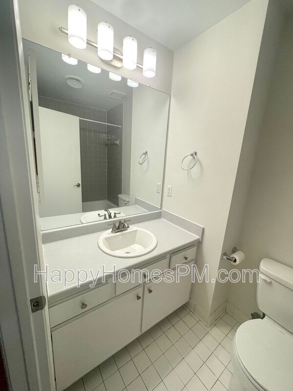 Building Photo - 1125 Monaco Dr