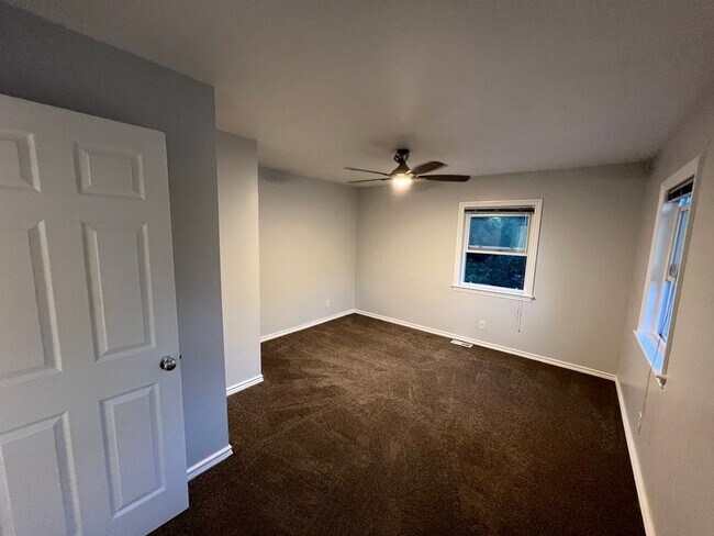 Building Photo - 174 S 600 E