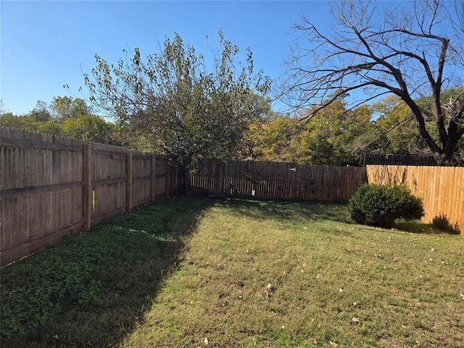 Building Photo - 317 Abilene Ave