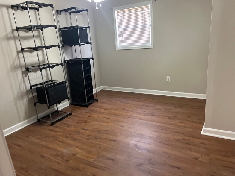 Building Photo - 1601 Cumberland Trce