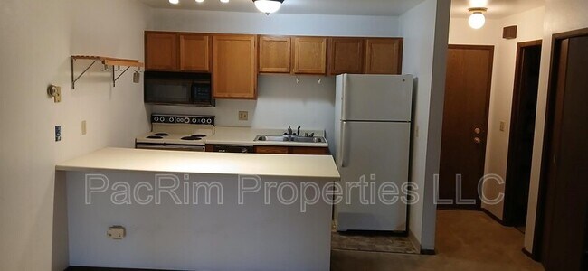 Building Photo - 10260 Jamestown Dr