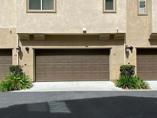 Building Photo - 3 bed, 3.5bath wihtin The Pacific Ridge Community in Oceanside