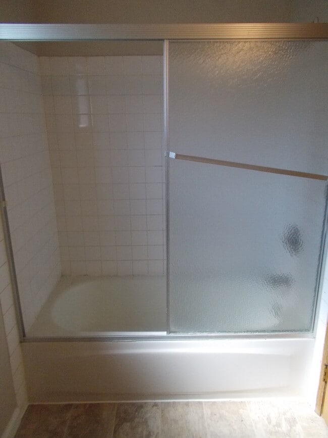 Building Photo - 2 Bedroom, 1 Bath house with a Huge Backyard!