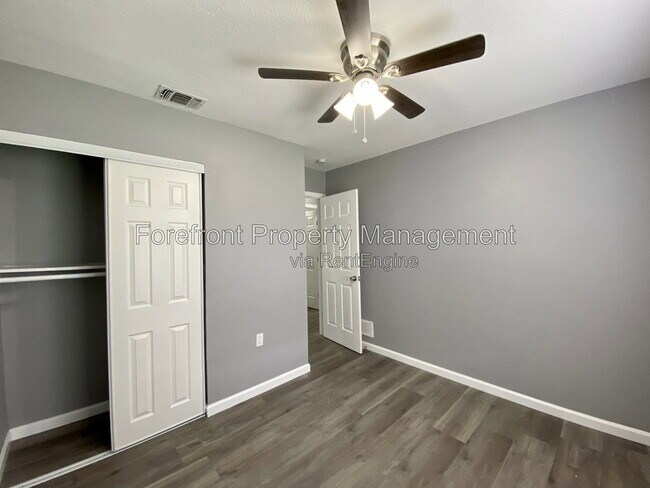 Building Photo - 4331 Avenida Prima St