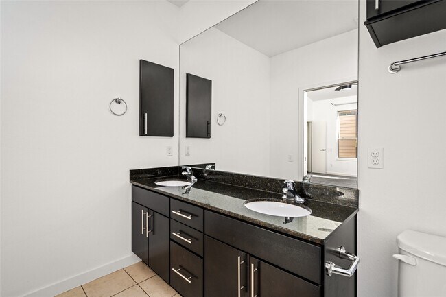 Building Photo - 2924 Cline St