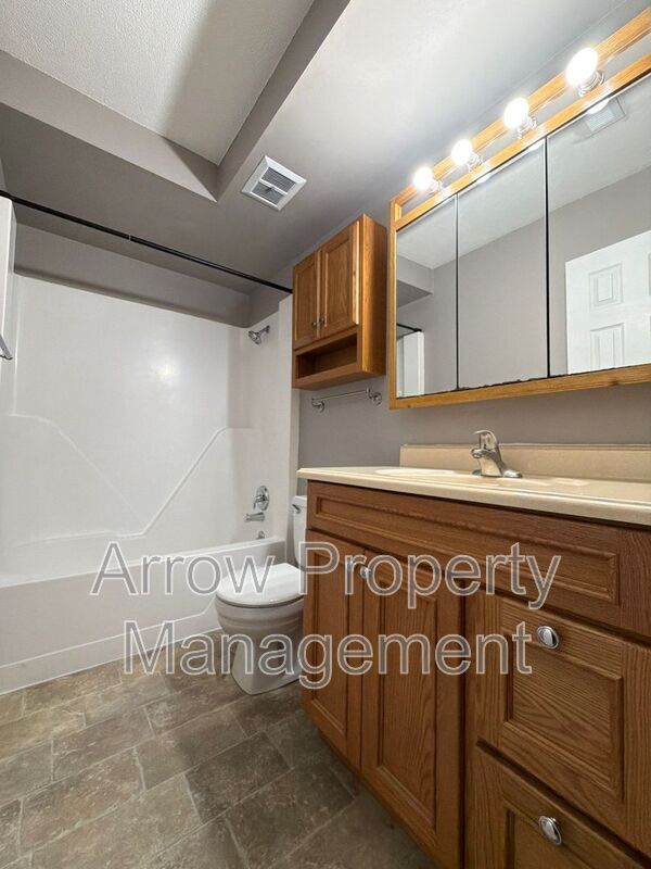 Building Photo - 3831 S 46th St