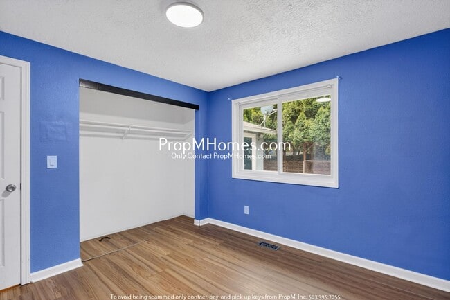 Building Photo - Three Bedroom Escape in Oregon City!