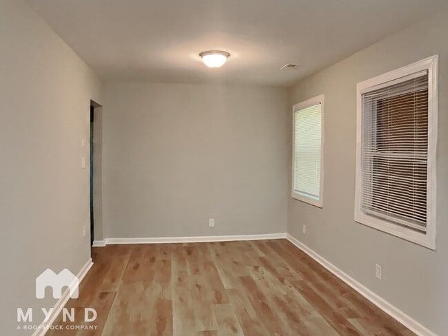 Building Photo - 5119 Snow White Ln