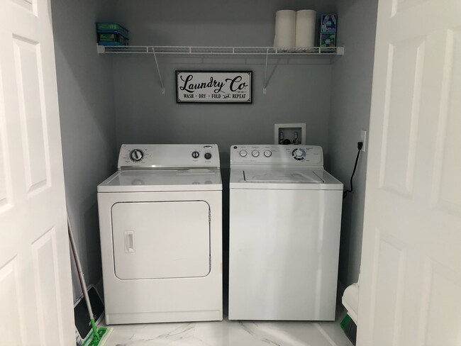 In-unit Washer and Drier. - 5351 29th St SW