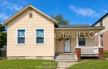 Building Photo - 2 Bedroom/ 1 Bathroom House