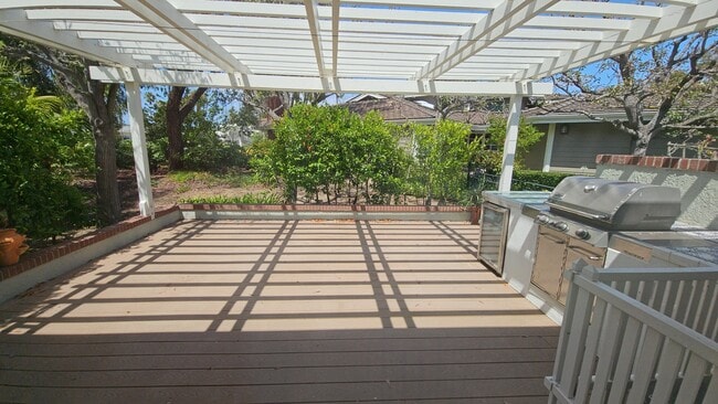 Building Photo - 27 Tiburon Ct