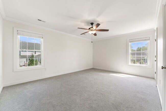 Building Photo - Spacious 5 Bedroom Home in Rountrey (Newmarket Section) – 3,555 Sq Ft – $4,350/mo