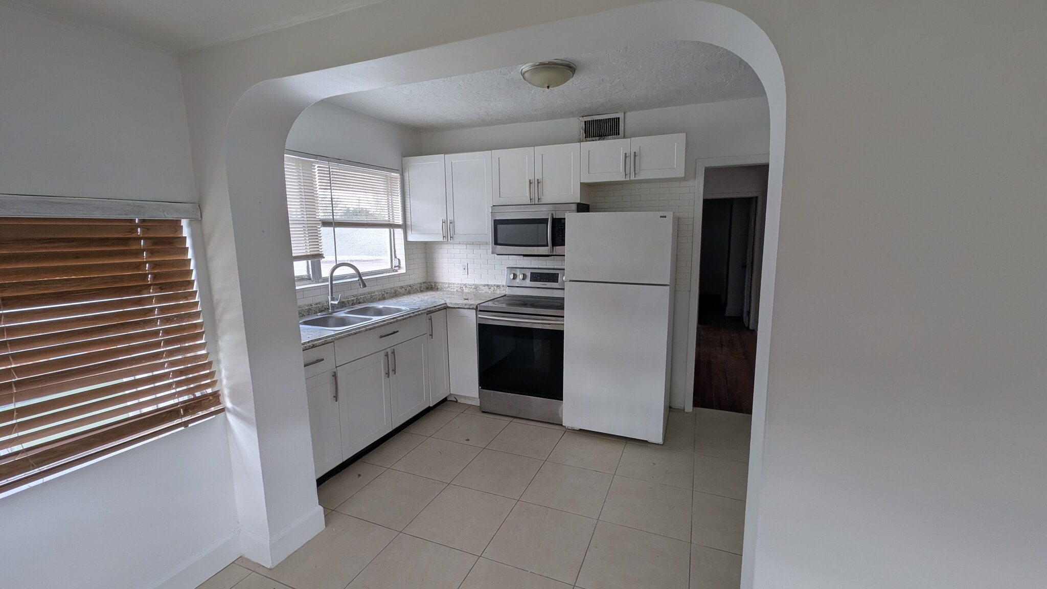 Kitchen - 708 NE 4th St
