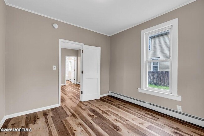 Building Photo - 108 Catherine St