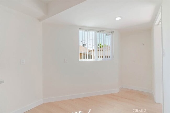 Building Photo - 11246 Saticoy St