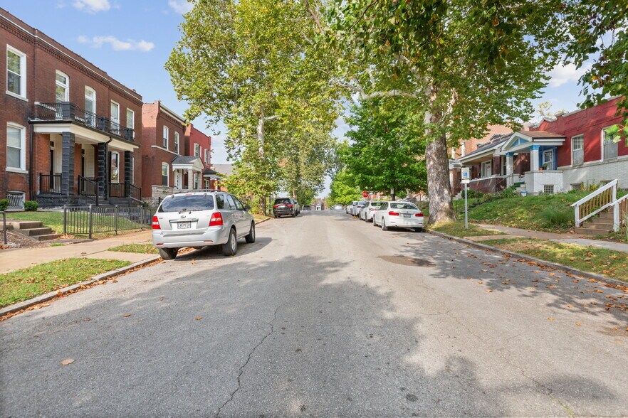 Building Photo - 3452 Alberta St