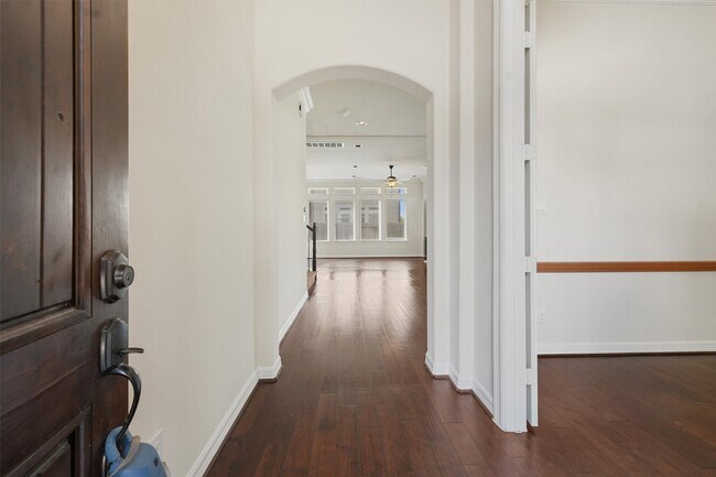 Building Photo - 13217 Green Hills Dr
