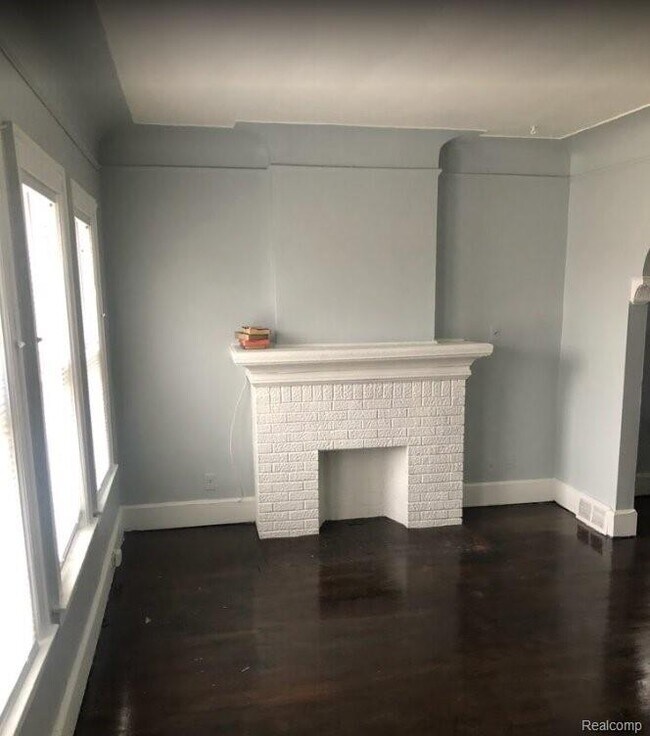 Building Photo - 2916 Tyler St