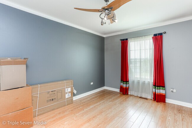 Building Photo - 8126 160th St