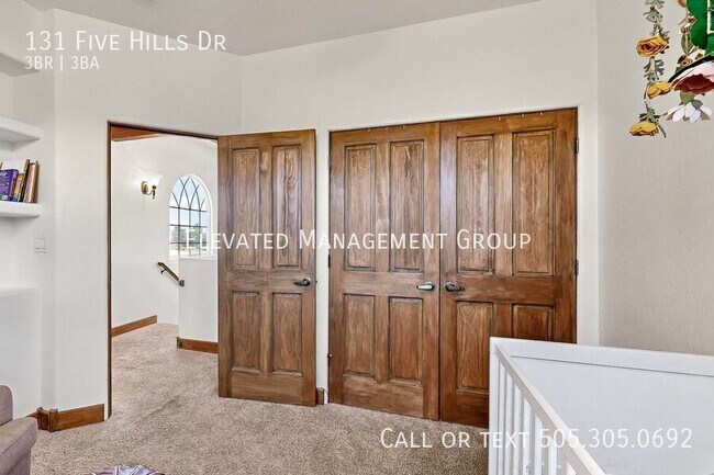 Building Photo - 131 Five Hls Dr