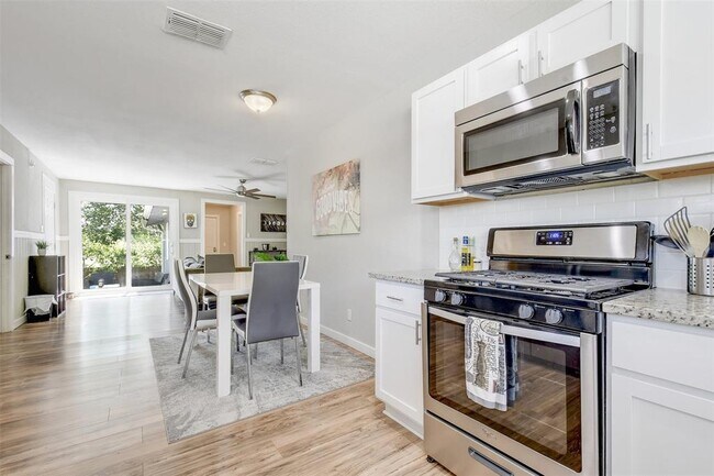 Building Photo - 6301 Arnold Dr