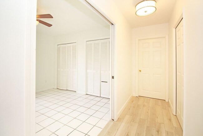 Building Photo - Spacious 4BR Pool Home on Quiet Cul-de-Sac in Wellington