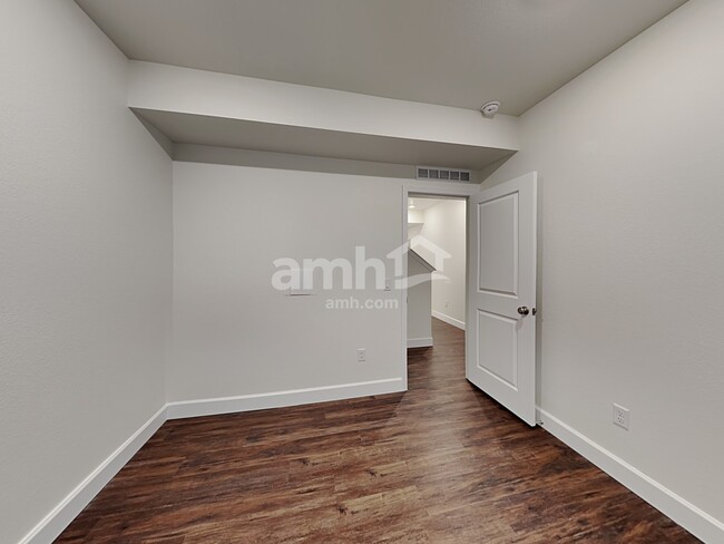 Building Photo - 15012 W 82nd Pl