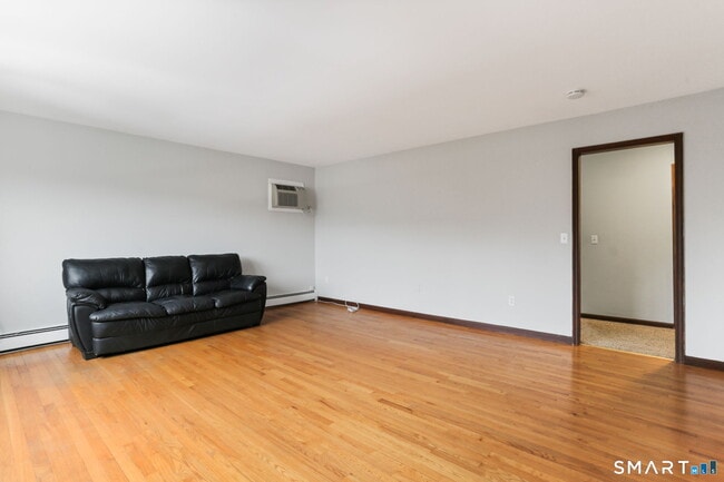 Building Photo - 86 Harbor Dr