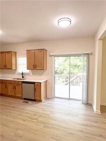 Building Photo - 350 Laurel Glen Crossing