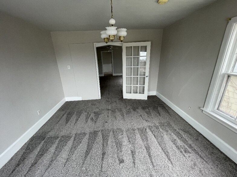 Building Photo - 1112 Erie Ave