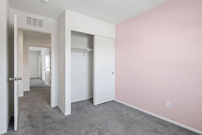 Building Photo - 444 Moonlight Cove Dr