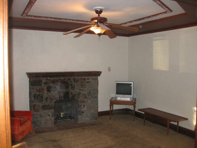 Building Photo - 2630 N 59th St