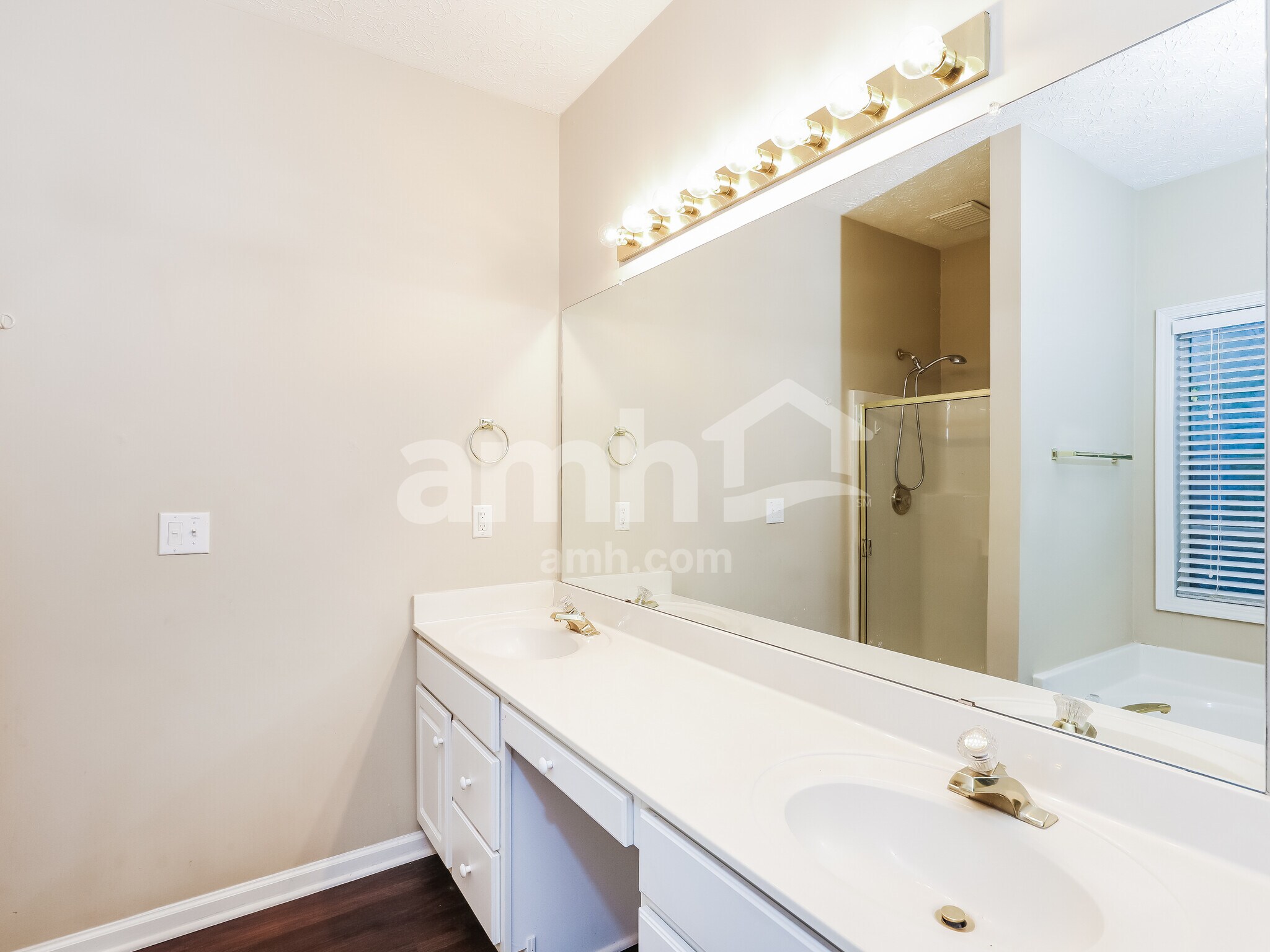 Building Photo - 412 Heathcliff Ct