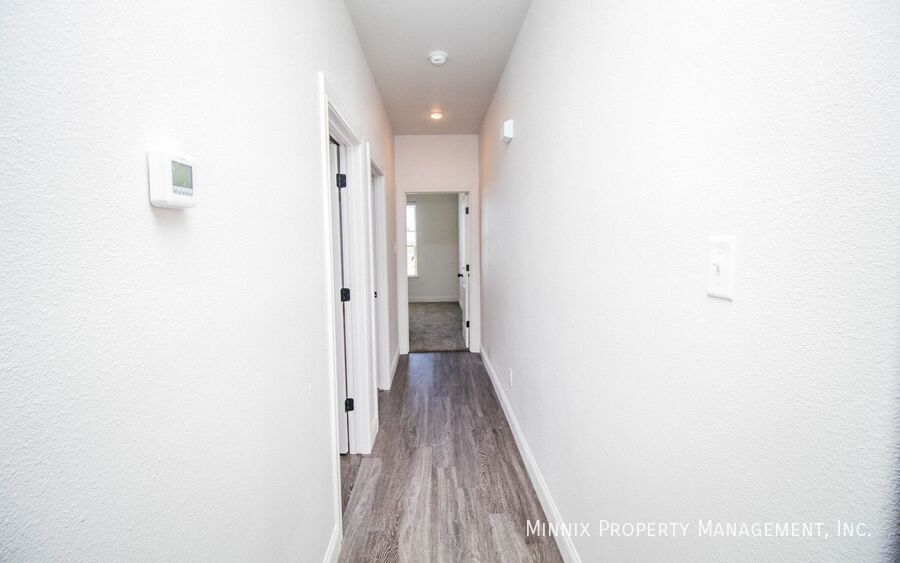 Building Photo - 1605 102nd St