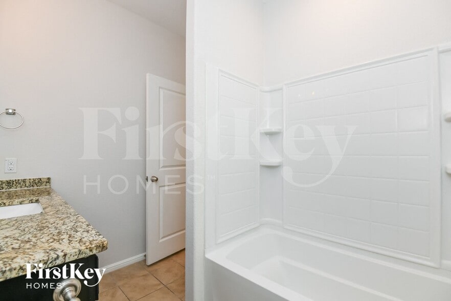 Building Photo - 10117 Clemmons Rd