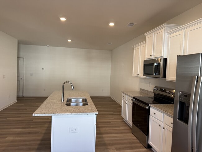 Building Photo - 1583 Salem Dr