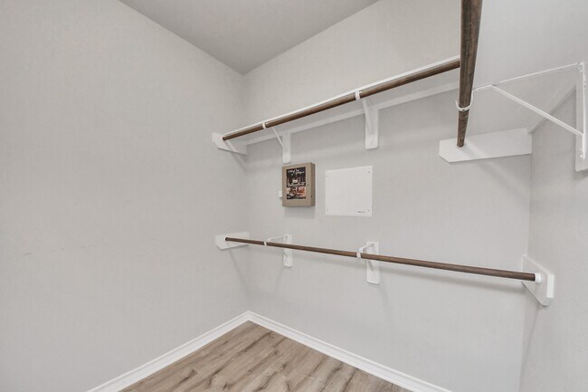 Building Photo - 2310 Brett Ct