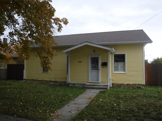Primary Photo - Rattlesnake area house