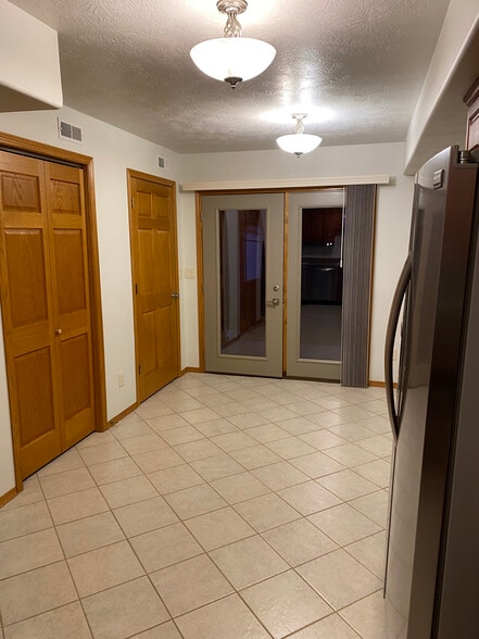 Building Photo - 1410 S Lighthouse Pl
