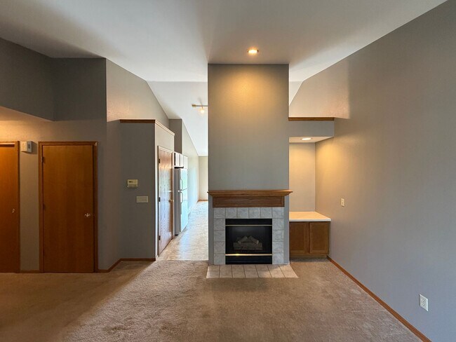 Building Photo - 514/516 Pheasant Drive
