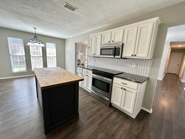 Building Photo - 918 Claeven Cir